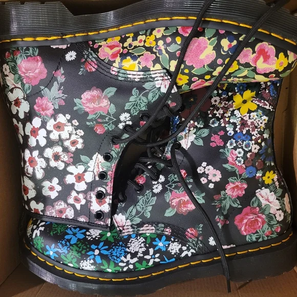 Dr. Martens 1460 Pascal Floral Mash Up Leather Lace Up Boots - Picture 7 of 7